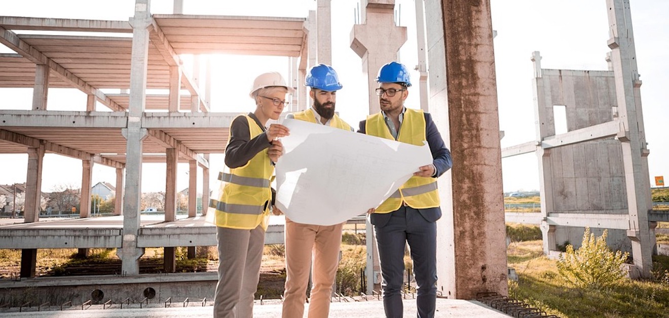 A KIVITELEZÉS KÉRDÉSEIBEN IS